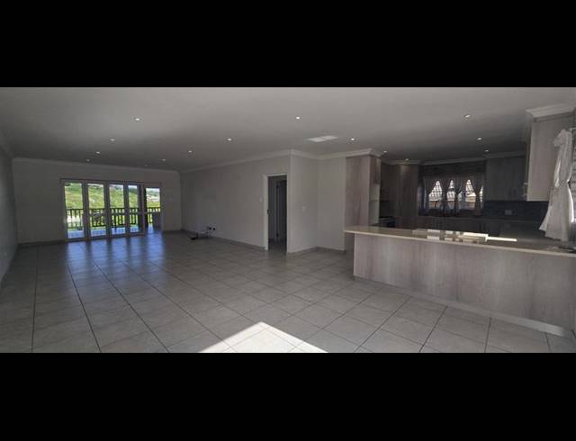 4 BEDROOM HOUSE FOR SALE IN HERSHAM